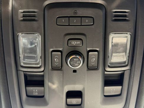 Used 2022 Cadillac Escalade Sport RWD image 35