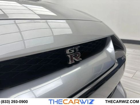 Used 2023 Nissan GT-R Premium w/ Premium Interior Package image 4