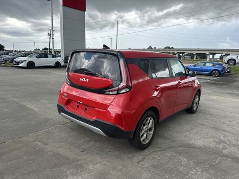 Certified 2024 Kia Soul LX w/ Option Group 015 FWD image 18