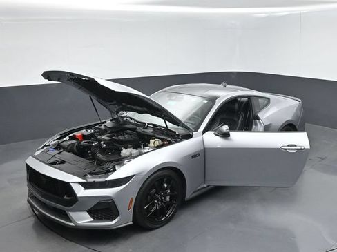 Used 2025 Ford Mustang GT Premium RWD image 53