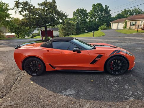 Used 2019 Chevrolet Corvette Grand Sport RWD image 2