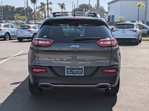 Used 2017 Jeep Cherokee Limited w/ Technology Group FWD image 6