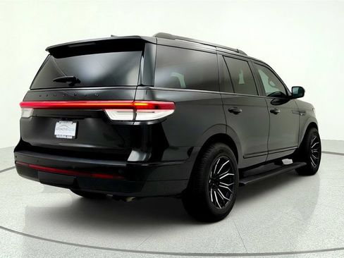 Used 2023 Lincoln Navigator Reserve AWD/4WD image 5
