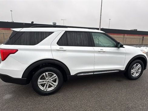 Used 2021 Ford Explorer XLT image 6