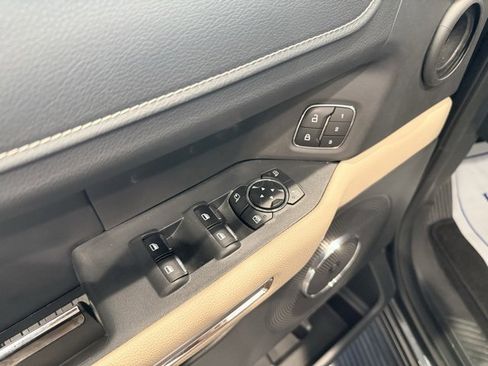 Used 2024 Ford Expedition Limited image 15