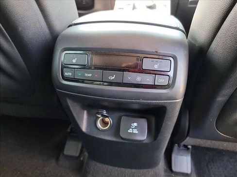 Used 2022 Hyundai Palisade SEL AWD/4WD image 17