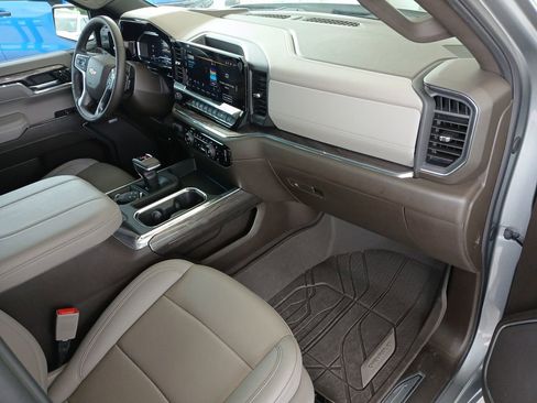 Used 2024 Chevrolet Silverado 1500 LTZ w/ LTZ Convenience Package II image 30