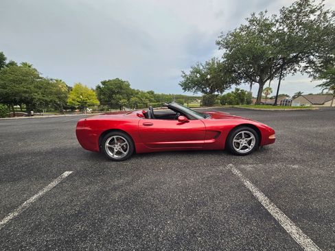Used 2004 Chevrolet Corvette Convertible w/ Preferred Equipment Group RWD image 23
