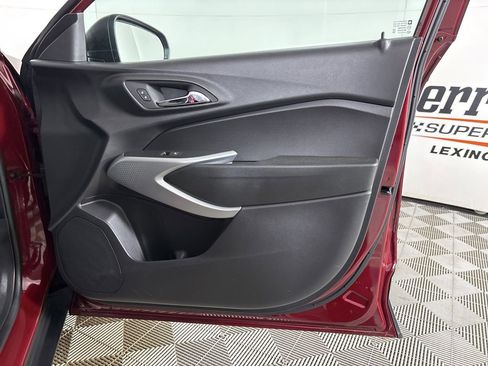 Used 2025 Chevrolet Trax LS image 25