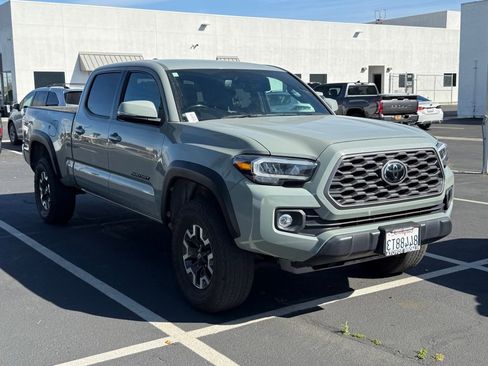 Used 2023 Toyota Tacoma TRD Off-Road image 1