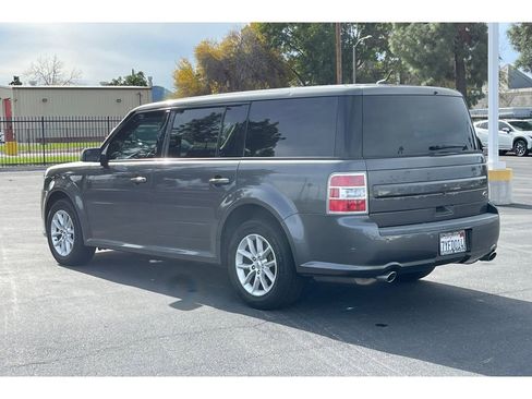 Used 2017 Ford Flex SE image 3