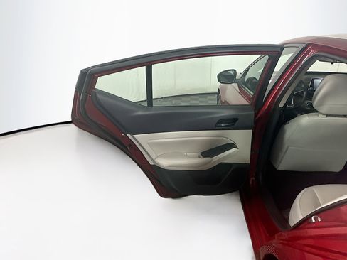 Used 2025 Nissan Altima 2.5 SV FWD image 25