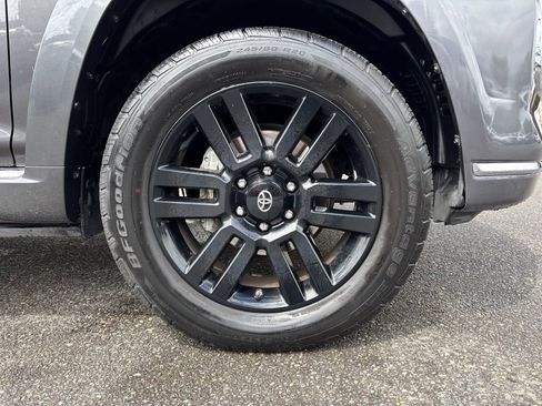 Used 2018 Toyota 4Runner Limited AWD/4WD image 9