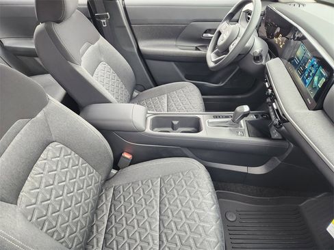 New 2026 Nissan Kicks SV image 10