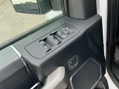 Used 2019 Ford F150 Lariat w/ Equipment Group 502A Luxury AWD/4WD image 31