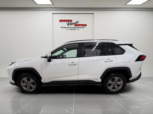 Used 2025 Toyota RAV4 XLE AWD/4WD image 4