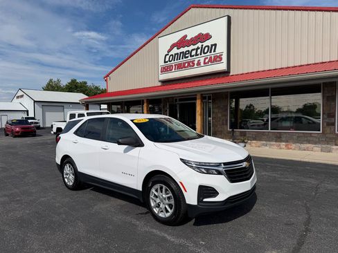 Used 2023 Chevrolet Equinox LS w/ LS Convenience Package FWD image 1