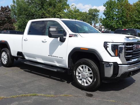 Used 2024 GMC Sierra 2500 SLE w/ SLE Value Package AWD/4WD image 4