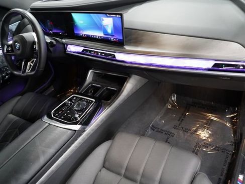 Used 2025 BMW 760i xDrive w/ Executive Package AWD/4WD image 24