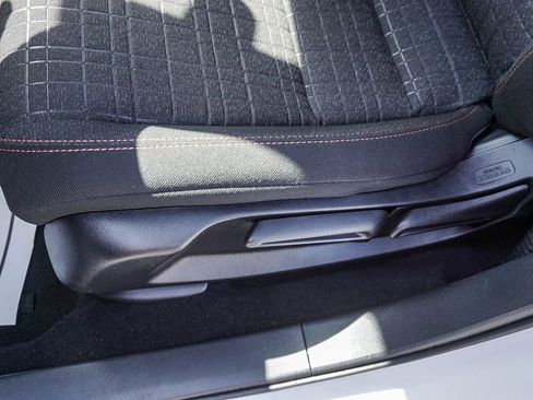 Used 2025 Honda HR-V Sport image 19