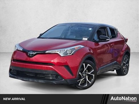 Used 2019 Toyota C-HR XLE image 1