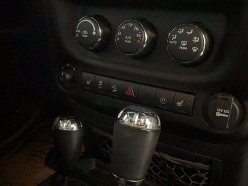 Used 2016 Jeep Wrangler Unlimited Sahara AWD/4WD image 42