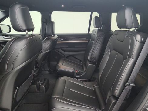 New 2025 Jeep Grand Cherokee L Limited image 31