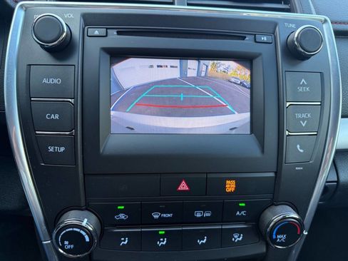 Used 2016 Toyota Camry SE w/ Moonroof Package image 22