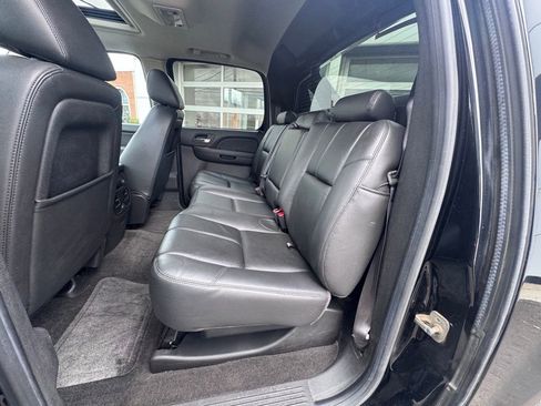 Used 2013 Chevrolet Avalanche LT AWD/4WD image 22