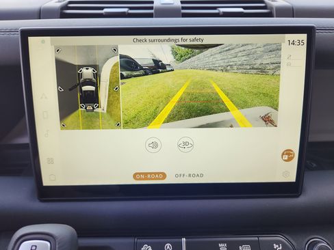 Used 2025 Land Rover Defender 90 X-Dynamic SE image 20