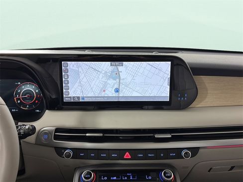 Used 2024 Hyundai Palisade Limited image 9