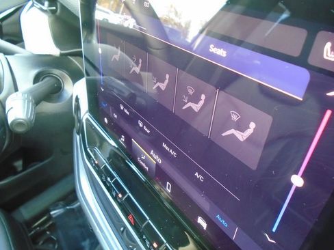 Certified 2024 Jeep Compass Limited w/ Sun and Sound Group image 24