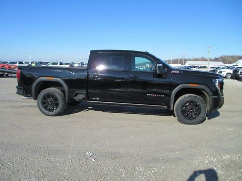 New 2026 GMC Sierra 2500 AT4 w/ AT4 Premium Plus Package image 3