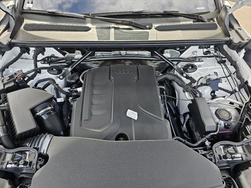 New 2025 Audi Q5 Prestige image 8