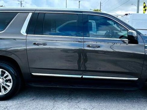 Used 2021 GMC Yukon XL SLT image 6