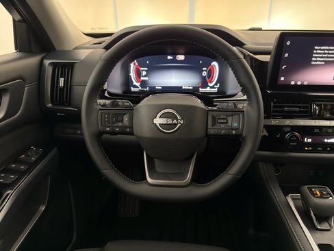 New 2026 Nissan Pathfinder SL FWD image 18