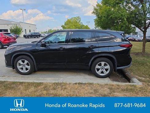 Used 2021 Toyota Highlander L AWD/4WD image 2
