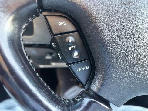 Used 2004 Ford Thunderbird Deluxe image 40