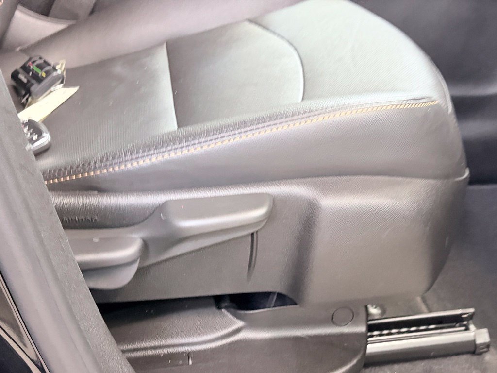 Used 2021 Chevrolet Equinox Premier FWD image 39
