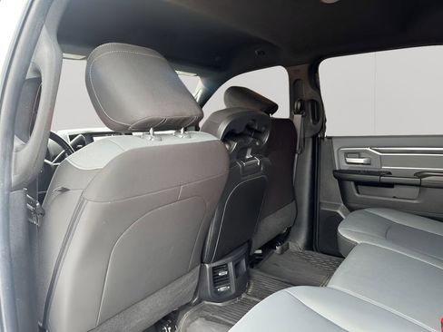 Used 2022 RAM 2500 Big Horn w/ Cold Weather Group image 18