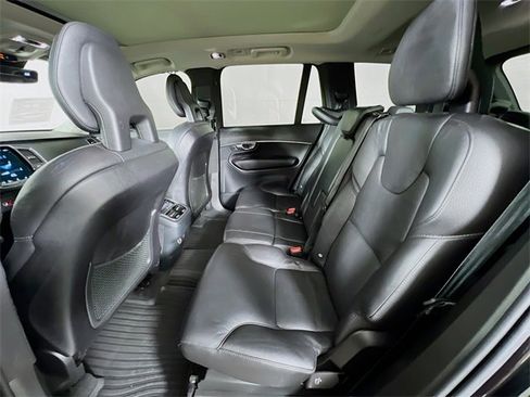 Used 2020 Volvo XC90 T6 Momentum w/ Protection Package Premier image 24