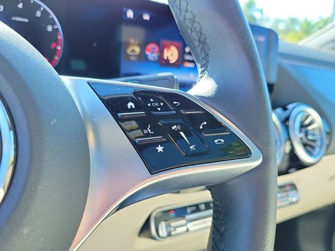 Certified 2025 Mercedes-Benz GLA 250 image 29