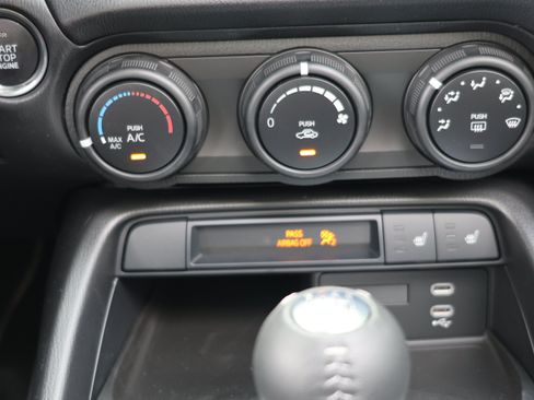New 2026 MAZDA MX-5 Miata Club w/ Interior Package RWD image 15