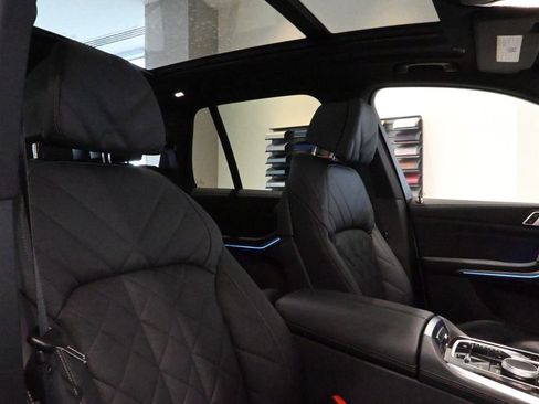 Used 2025 BMW X5 xDrive50e image 35