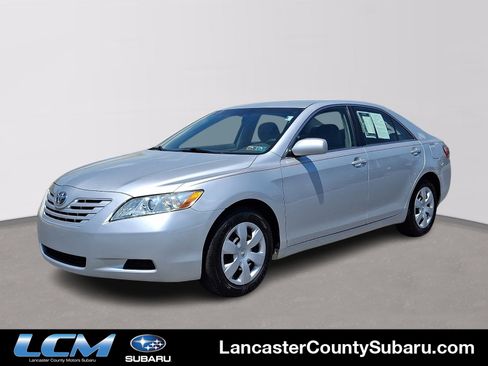 Used 2009 Toyota Camry FWD image 1