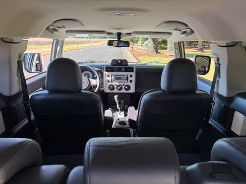 Used 2010 Toyota FJ Cruiser 4WD image 24