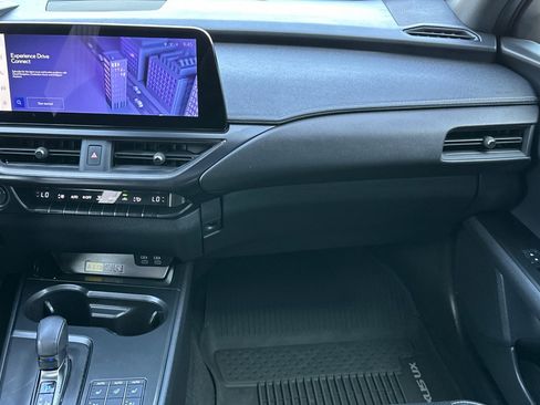Certified 2025 Lexus UX 300h FWD w/ Accessory Package (Z2) image 32