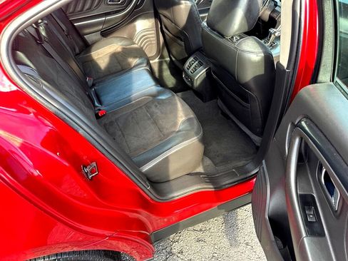 Used 2010 Ford Taurus SHO image 17