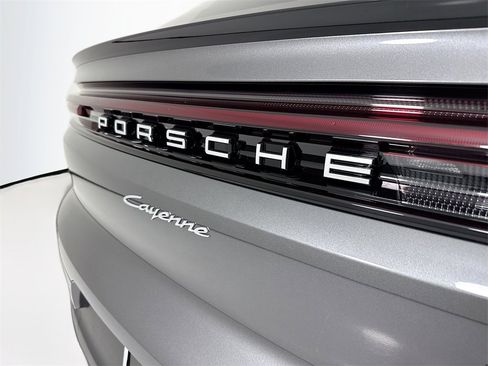 Certified 2024 Porsche Cayenne Coupe image 36