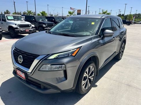Used 2021 Nissan Rogue SV FWD image 2